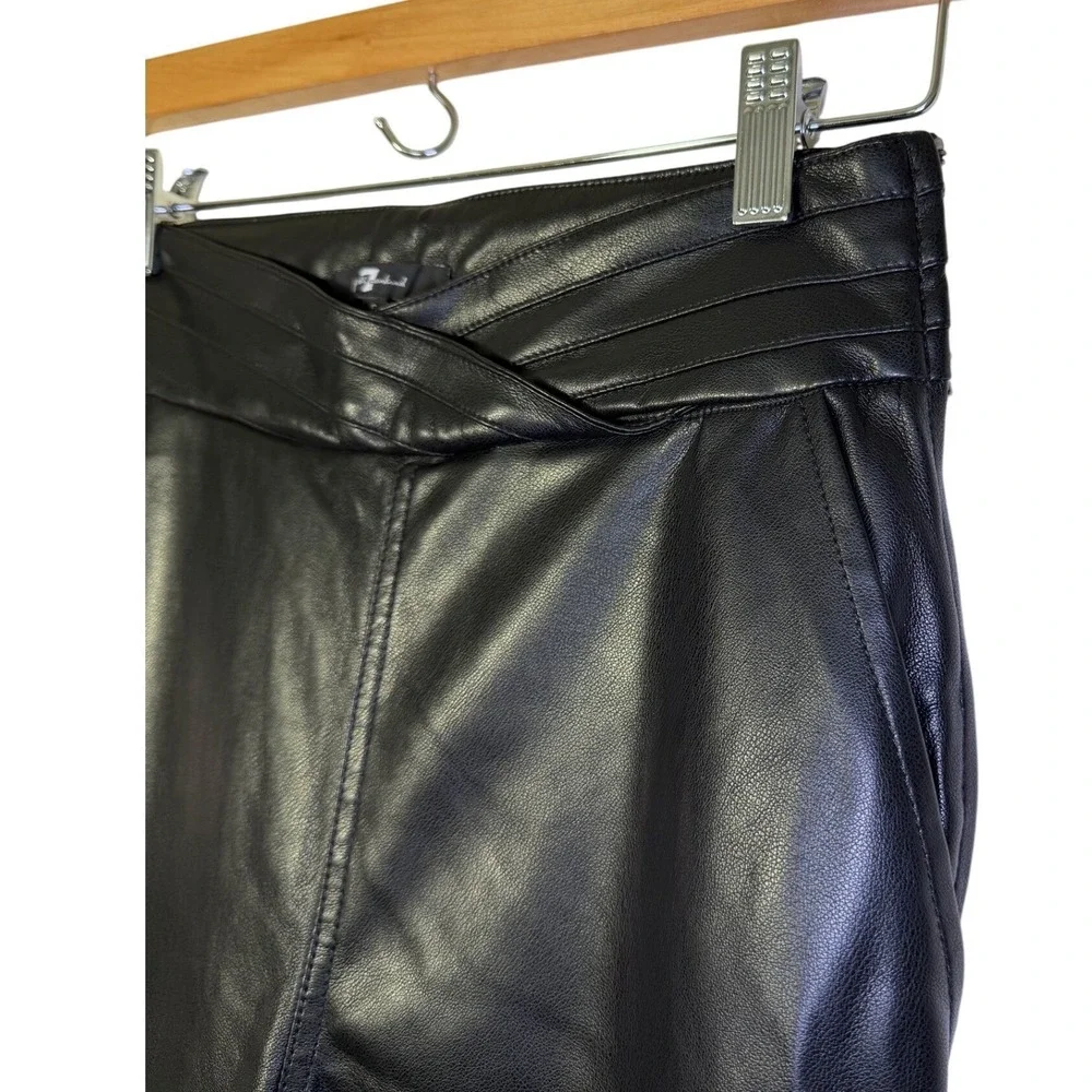 7 For All Mankind Faux Leather Pants Black Pleated Waist Womens‎ Size S